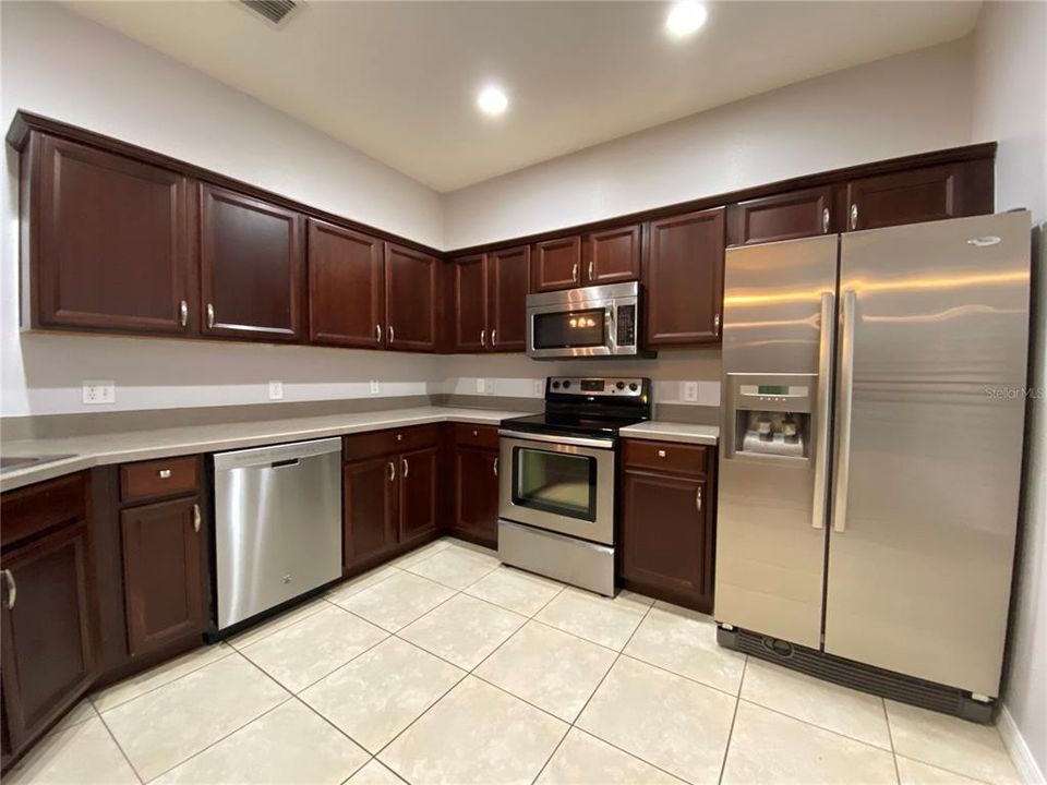 For Rent: $2,199 (3 beds, 2 baths, 1544 Square Feet)