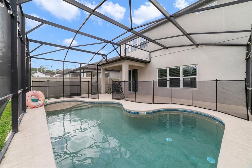 SCREENED POOL.