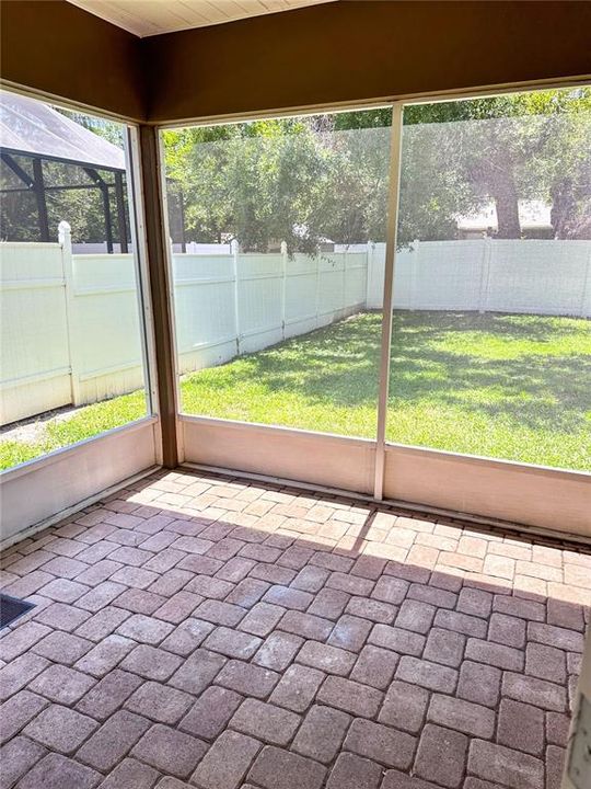 screened porch off kitchen