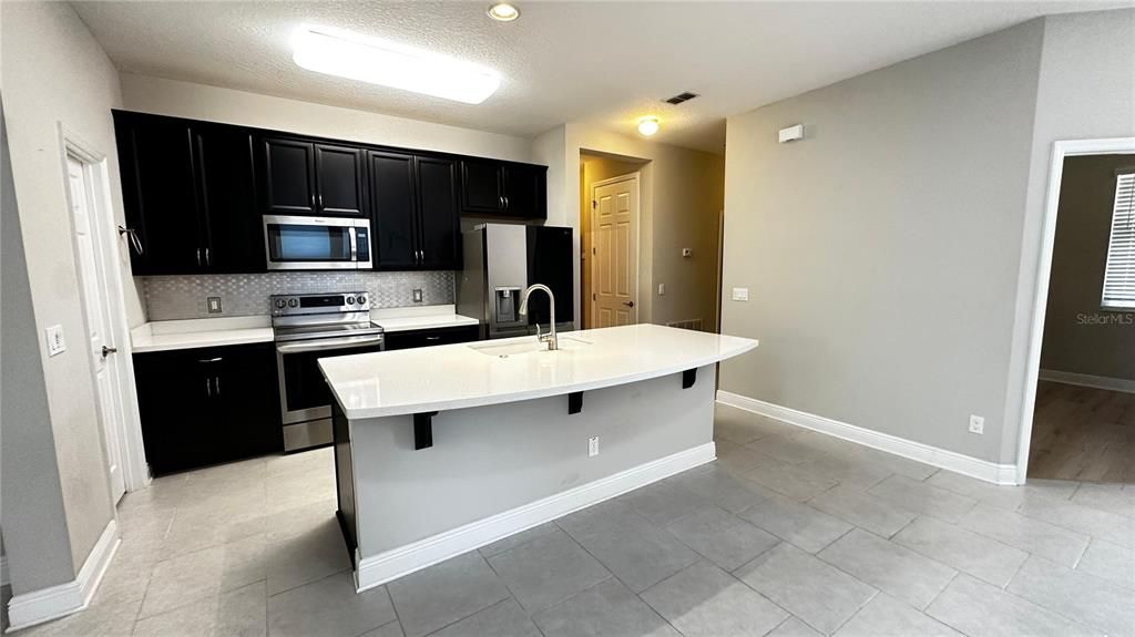 For Rent: $1,995 (2 beds, 2 baths, 1426 Square Feet)