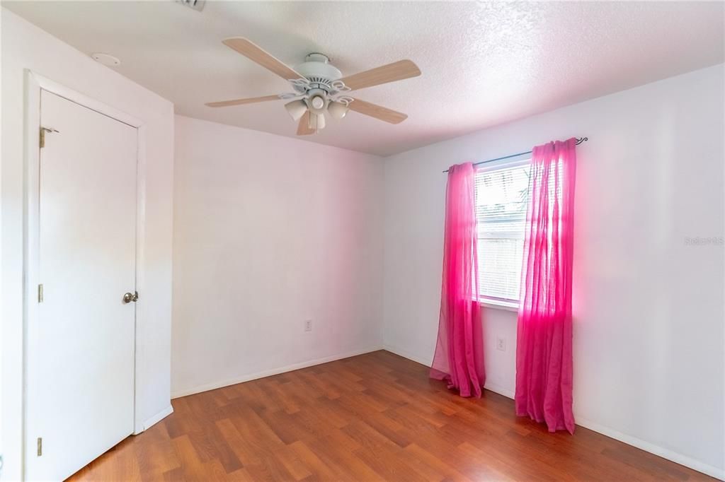 For Rent: $2,000 (3 beds, 2 baths, 1400 Square Feet)