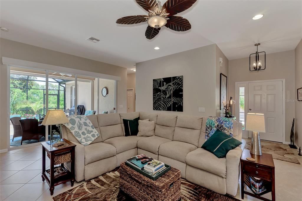 For Sale: $449,900 (3 beds, 2 baths, 1821 Square Feet)