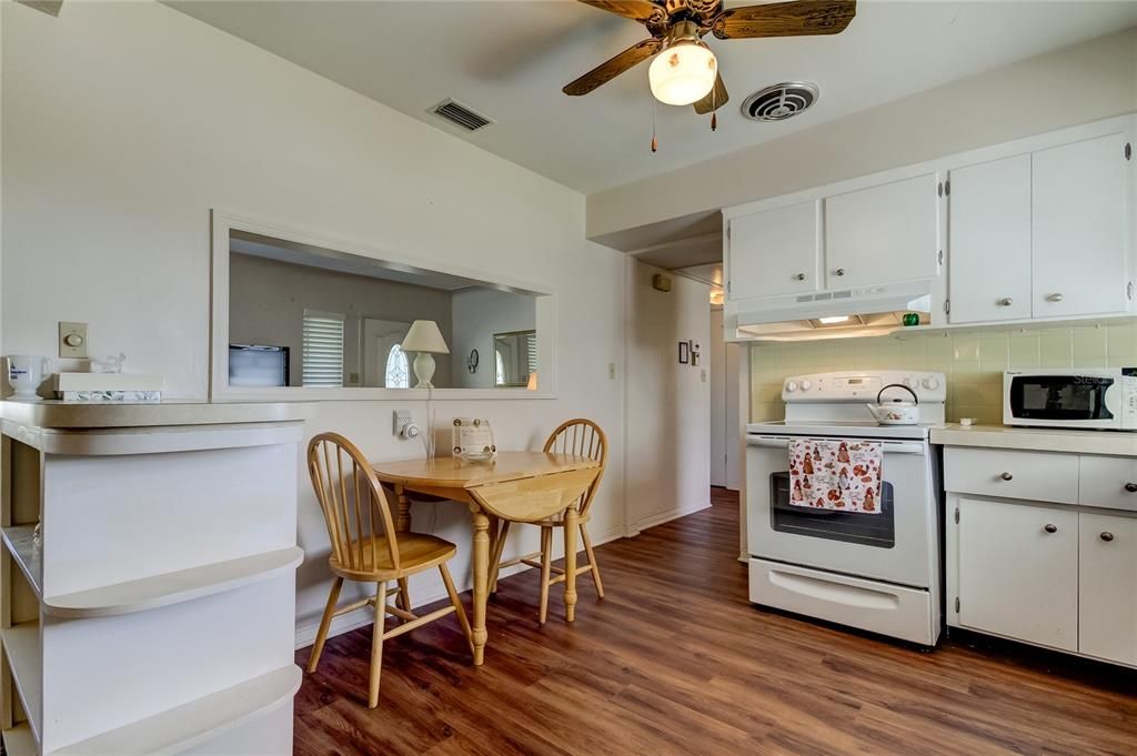 For Sale: $375,000 (2 beds, 2 baths, 1177 Square Feet)