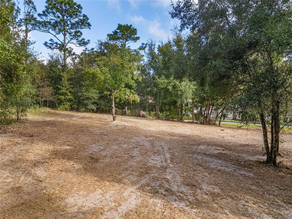 На продажу: $189,000 (0.40 acres)