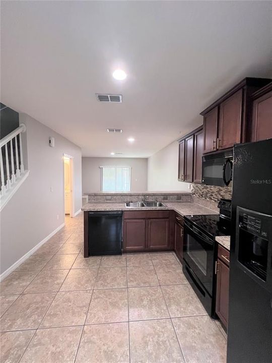 For Rent: $1,800 (2 beds, 2 baths, 1144 Square Feet)