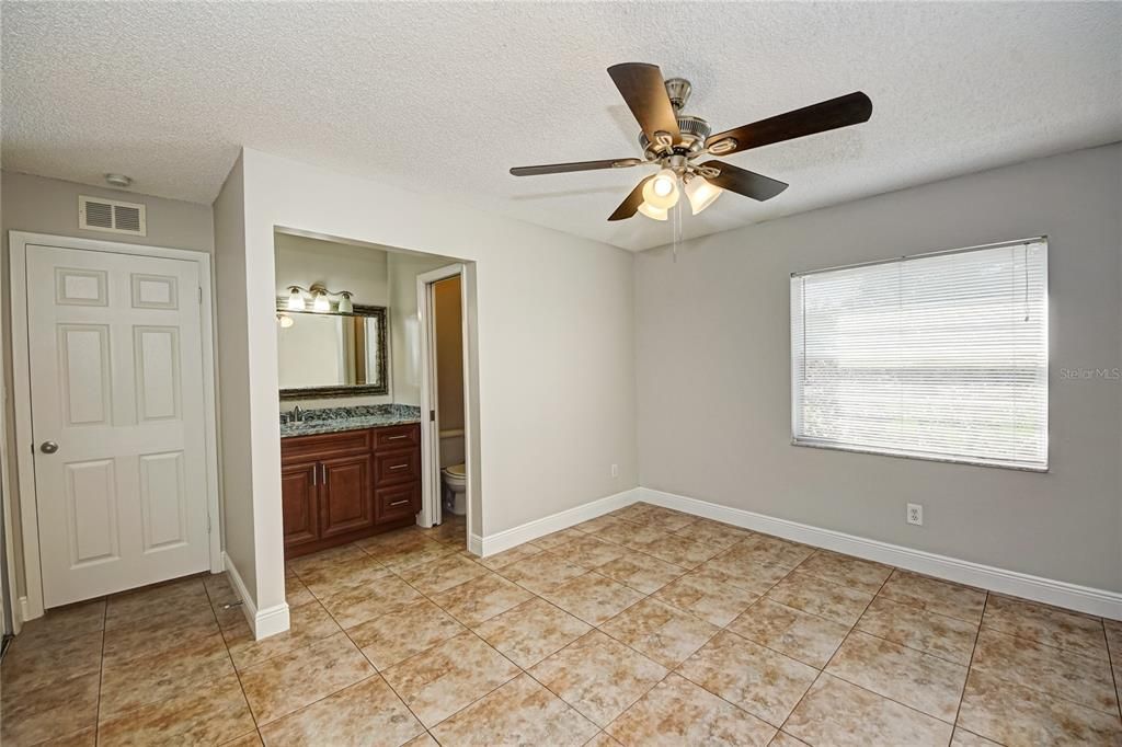 For Sale: $369,900 (4 beds, 2 baths, 1329 Square Feet)