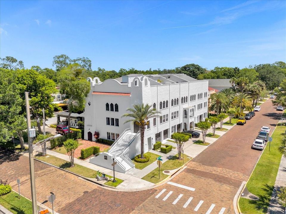 For Sale: $1,750,000 (3 beds, 3 baths, 3713 Square Feet)