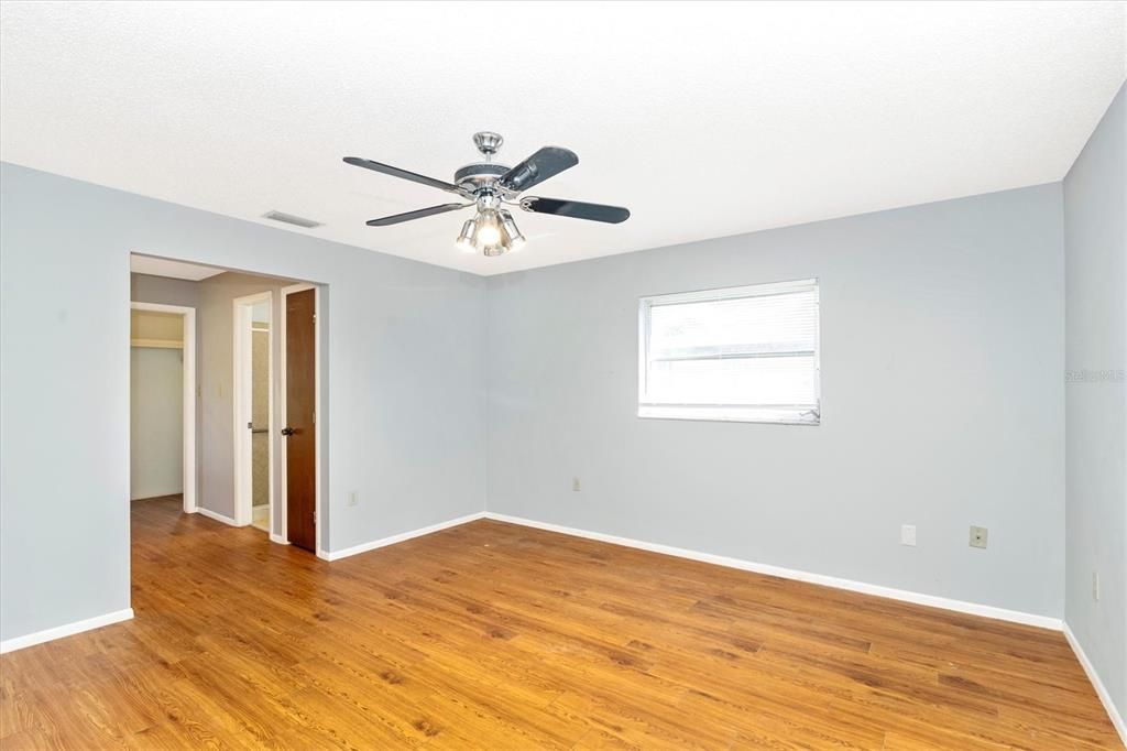 For Sale: $239,000 (2 beds, 2 baths, 1426 Square Feet)