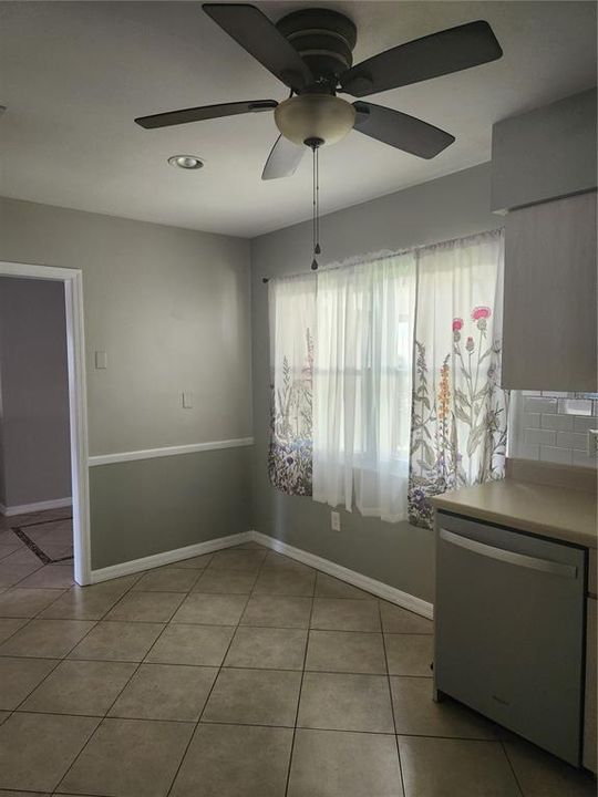 For Sale: $384,000 (2 beds, 2 baths, 1282 Square Feet)