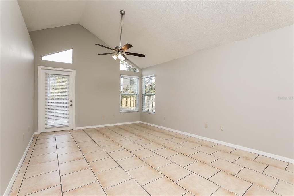 For Rent: $2,375 (3 beds, 2 baths, 1219 Square Feet)