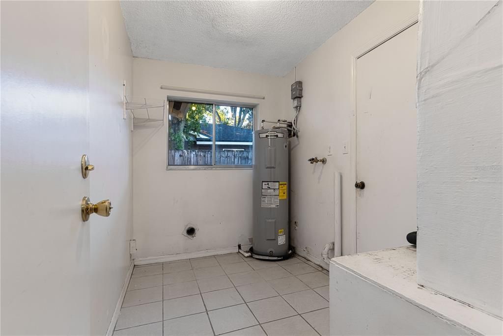 For Sale: $349,000 (3 beds, 2 baths, 1800 Square Feet)