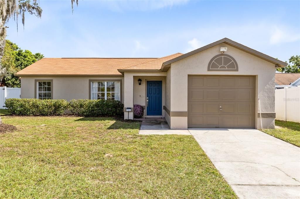 For Sale: $349,900 (3 beds, 2 baths, 1126 Square Feet)