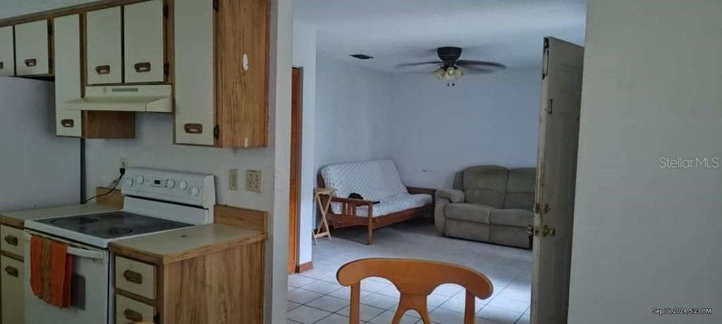 For Sale: $120,000 (2 beds, 1 baths, 784 Square Feet)