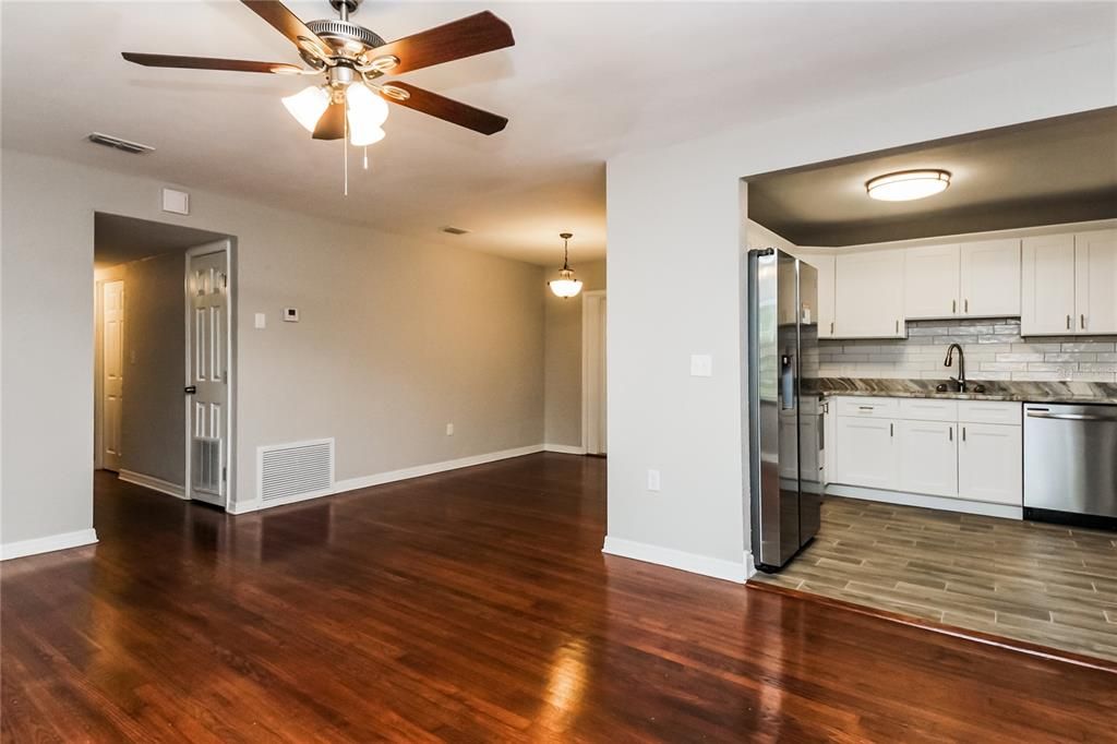 For Rent: $2,513 (4 beds, 2 baths, 1792 Square Feet)