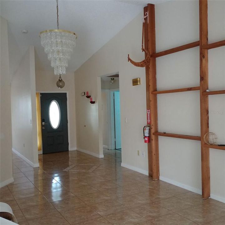 For Rent: $2,000 (3 beds, 2 baths, 1890 Square Feet)