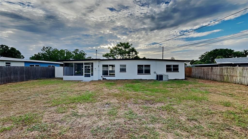 For Sale: $229,900 (3 beds, 1 baths, 1025 Square Feet)