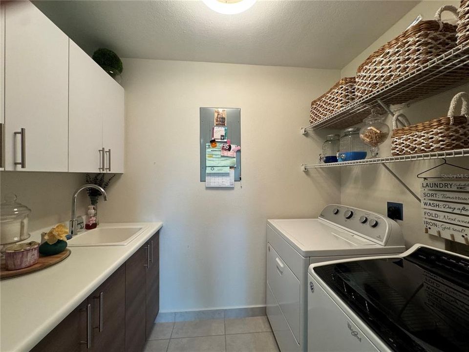 For Sale: $350,000 (3 beds, 2 baths, 1245 Square Feet)