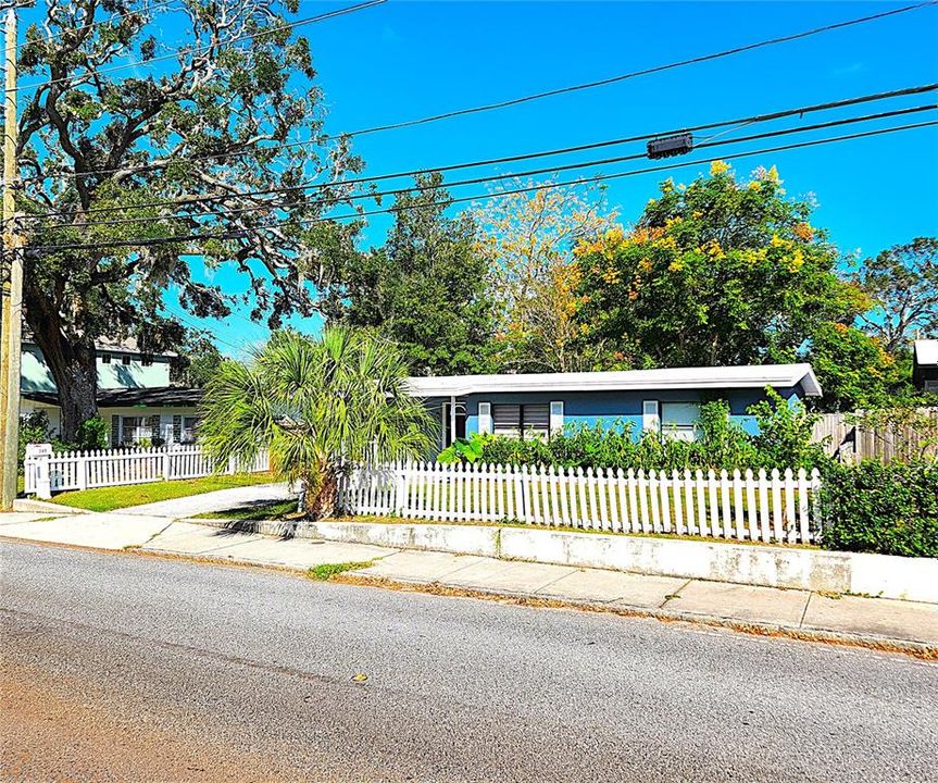 For Sale: $455,000 (3 beds, 1 baths, 1024 Square Feet)