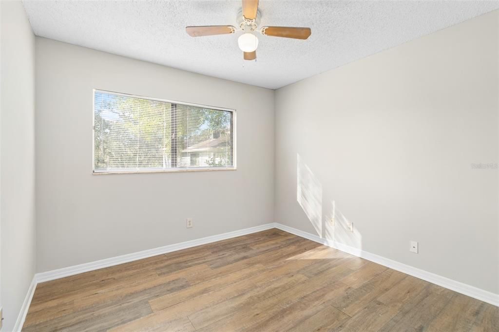 For Sale: $235,000 (3 beds, 2 baths, 1408 Square Feet)