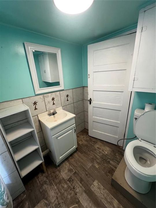 Main Bathroom