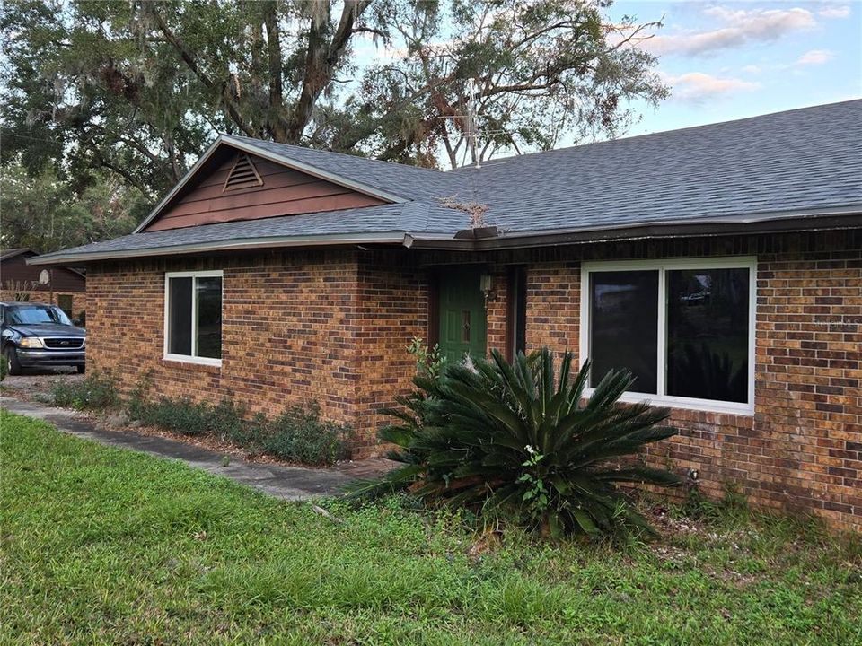 For Sale: $295,000 (3 beds, 2 baths, 1557 Square Feet)