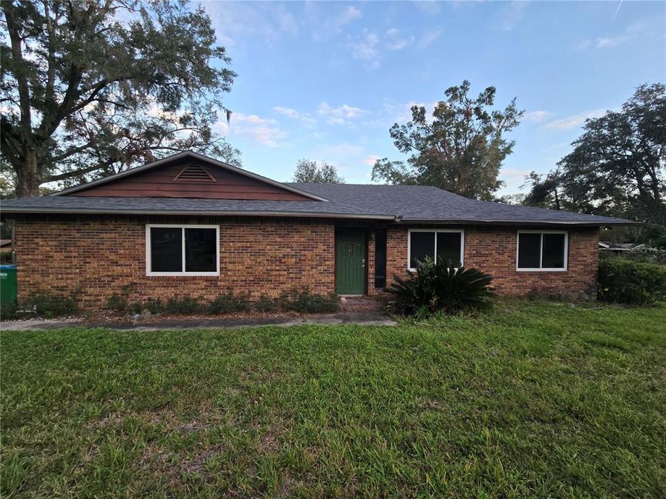 For Sale: $295,000 (3 beds, 2 baths, 1557 Square Feet)