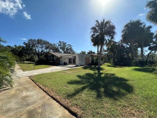 For Sale: $725,000 (3 beds, 2 baths, 2022 Square Feet)