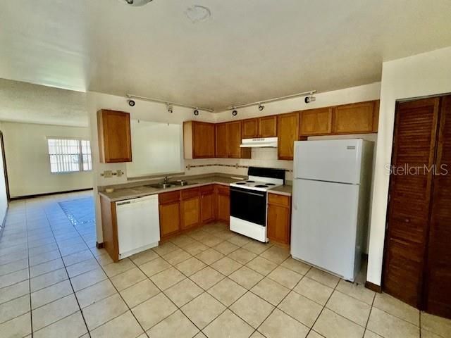 For Rent: $1,200 (2 beds, 2 baths, 949.5 Square Feet)