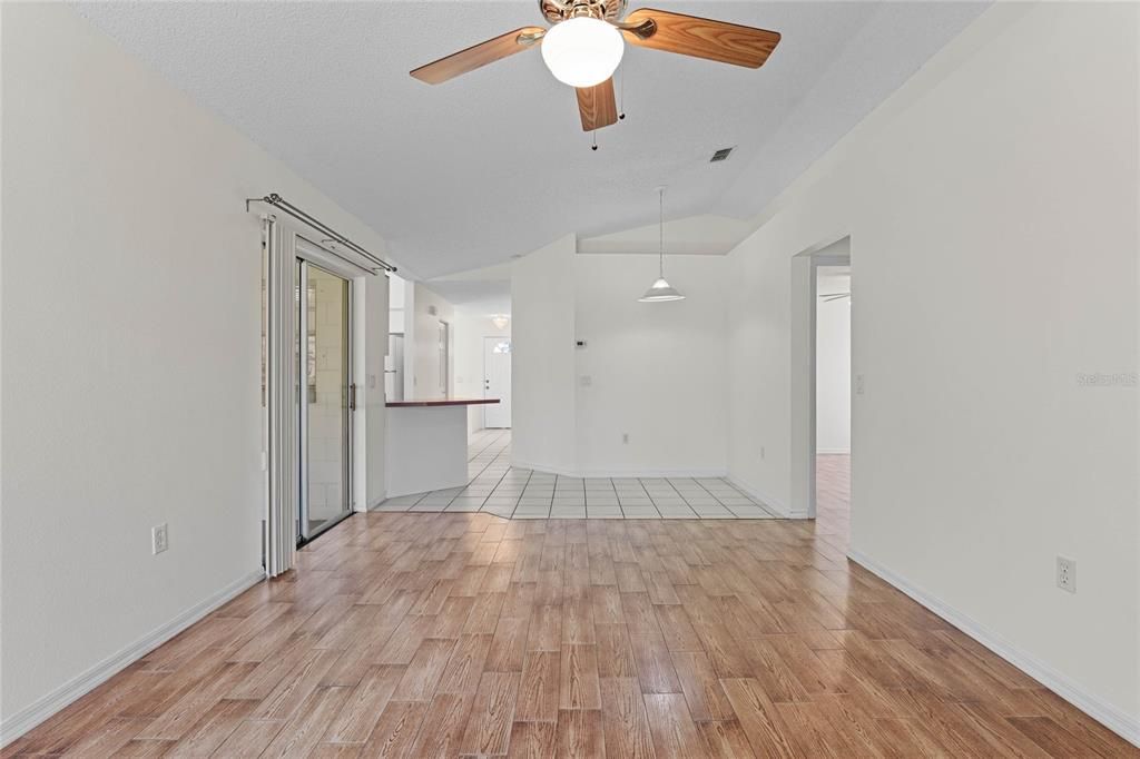 Family Room/Breakfast Nook