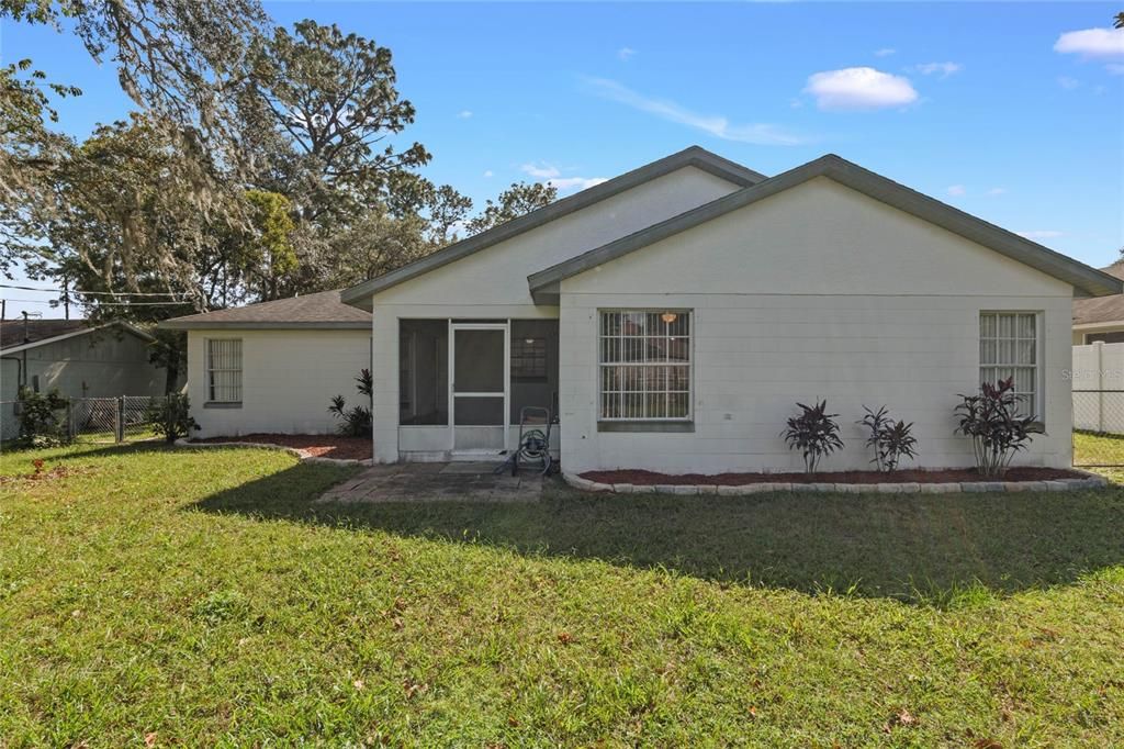 For Sale: $309,000 (3 beds, 2 baths, 1468 Square Feet)