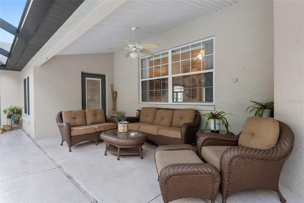 For Sale: $450,000 (5 beds, 2 baths, 2844 Square Feet)