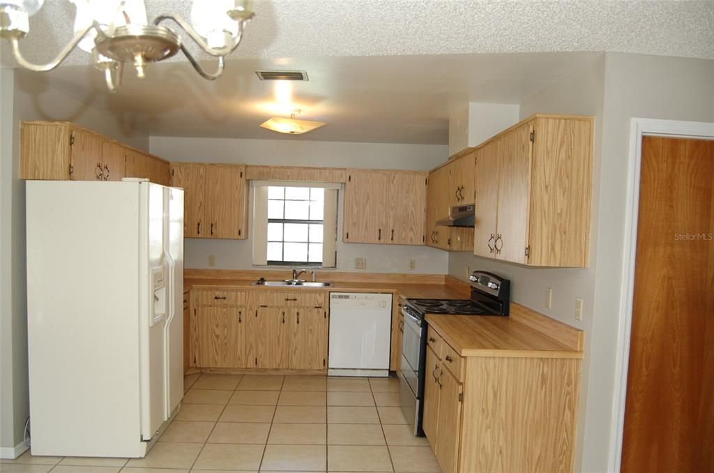 For Sale: $290,000 (3 beds, 2 baths, 1312 Square Feet)