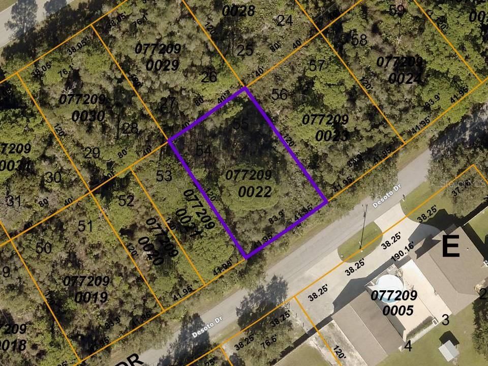 На продажу: $32,000 (0.24 acres)