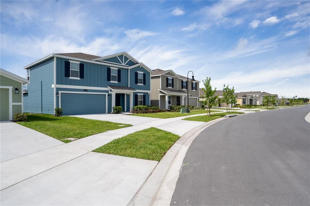 For Sale: $403,300 (4 beds, 2 baths, 2334 Square Feet)