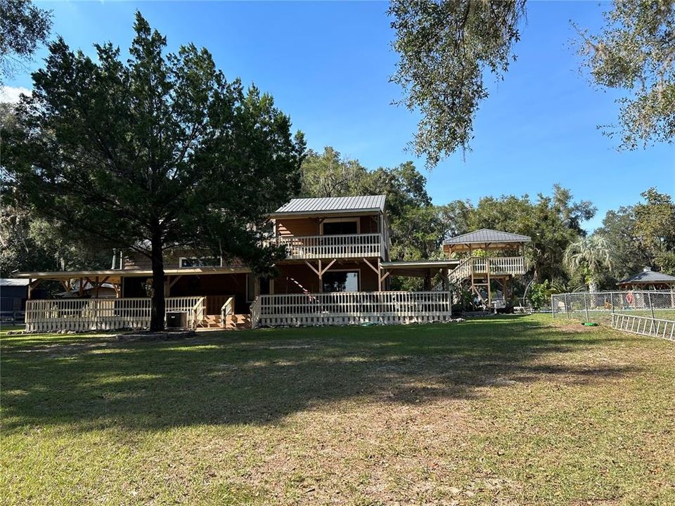 For Sale: $1,300,000 (4 beds, 2 baths, 2000 Square Feet)