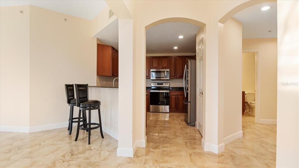 For Sale: $289,900 (2 beds, 2 baths, 1313 Square Feet)