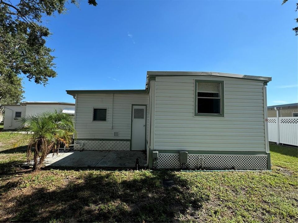 For Sale: $129,000 (2 beds, 1 baths, 752 Square Feet)