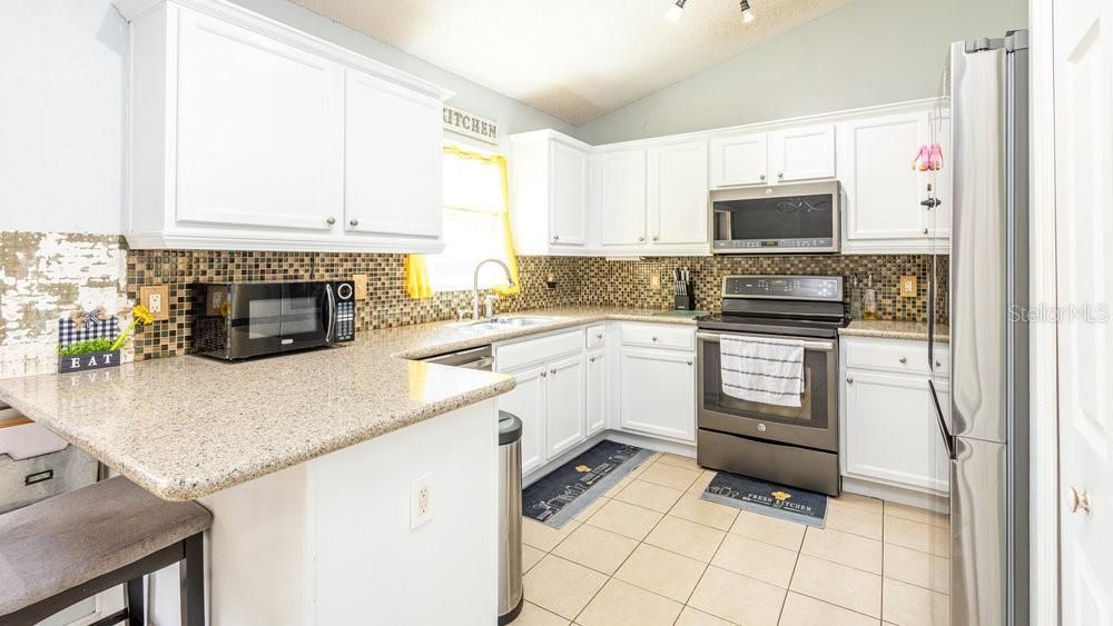 For Sale: $349,900 (3 beds, 2 baths, 1422 Square Feet)