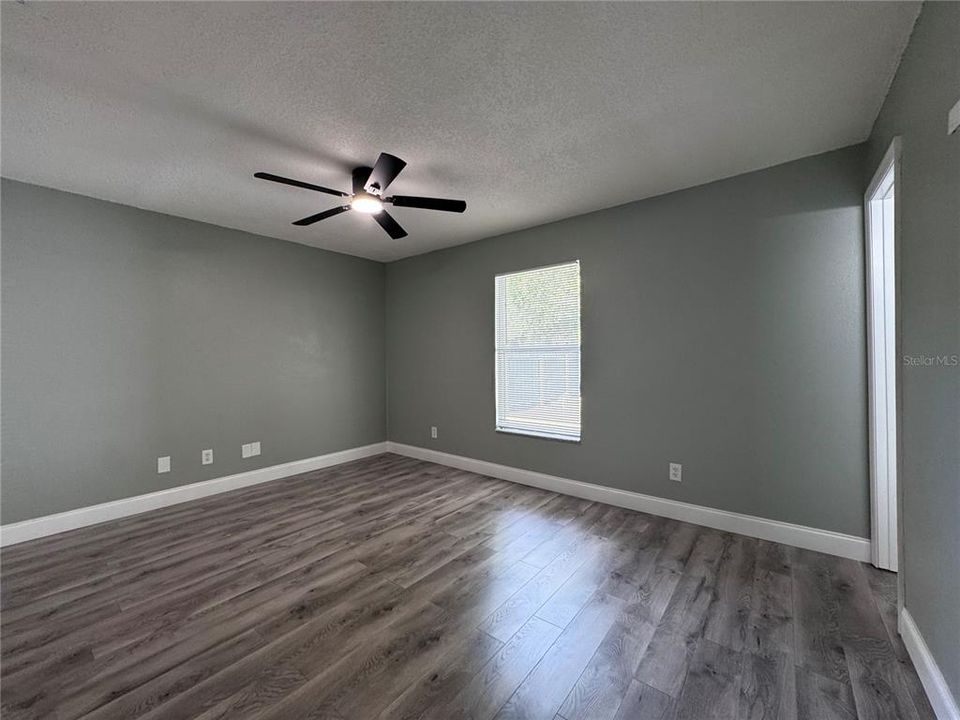 For Sale: $249,700 (2 beds, 2 baths, 984 Square Feet)