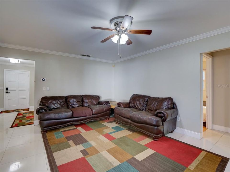 For Sale: $399,900 (3 beds, 2 baths, 1527 Square Feet)