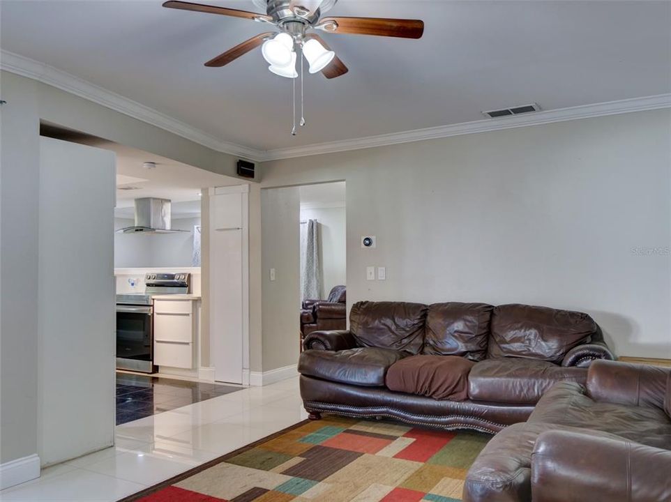 For Sale: $399,900 (3 beds, 2 baths, 1527 Square Feet)