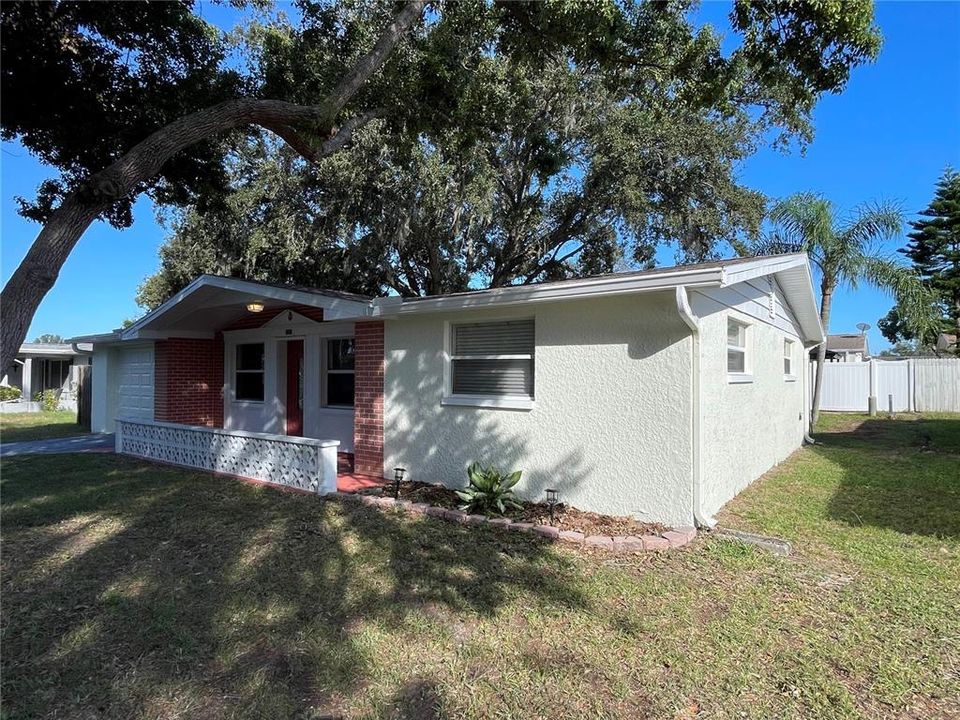 For Sale: $250,000 (3 beds, 2 baths, 1128 Square Feet)