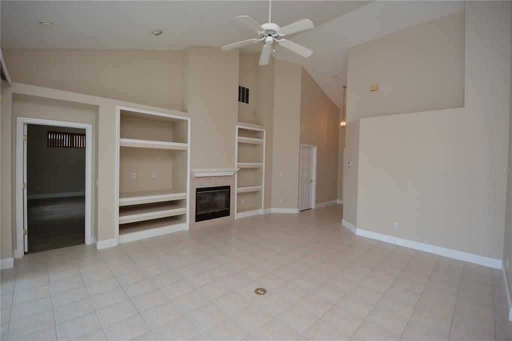 For Rent: $2,900 (3 beds, 2 baths, 1666 Square Feet)