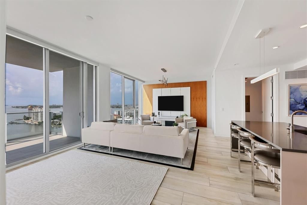 Active With Contract: $2,350,000 (2 beds, 2 baths, 1580 Square Feet)