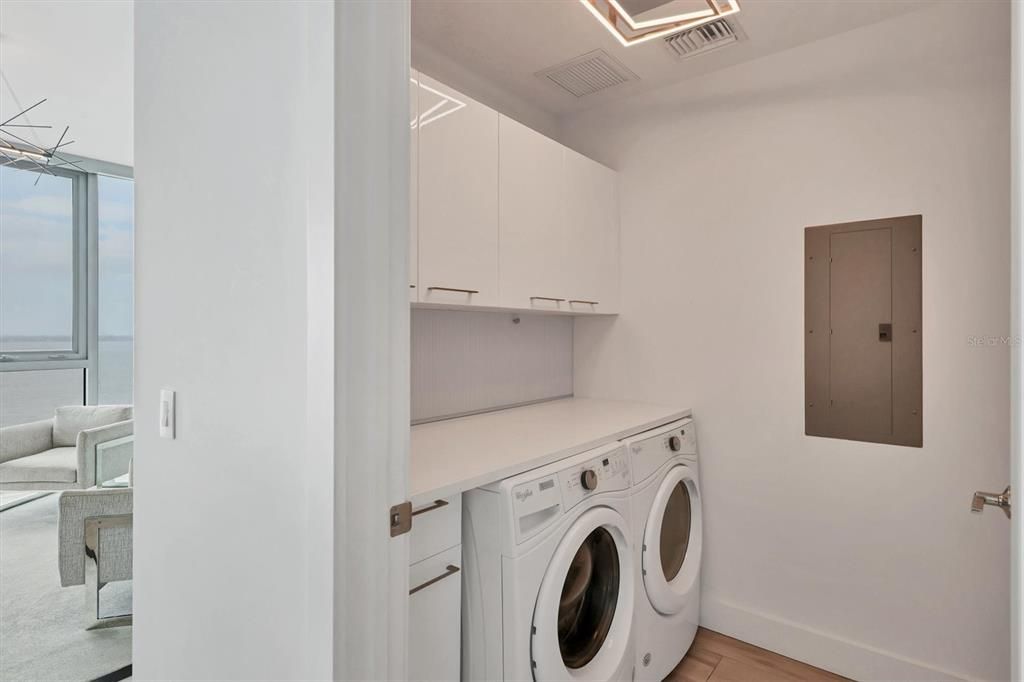 Active With Contract: $2,350,000 (2 beds, 2 baths, 1580 Square Feet)