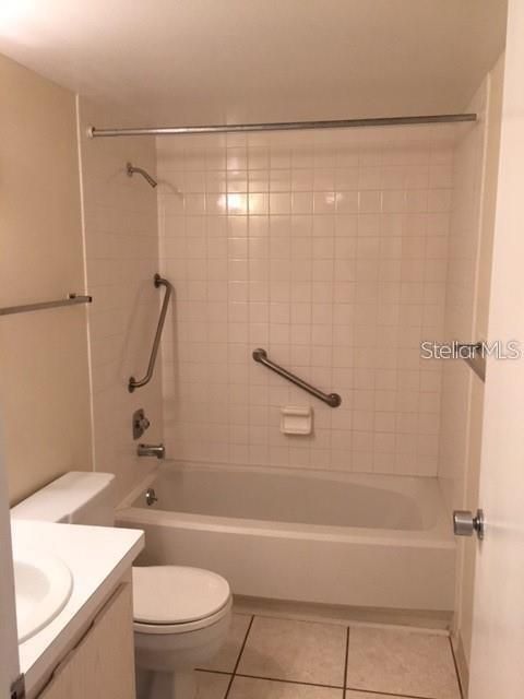 For Rent: $1,400 (2 beds, 2 baths, 897 Square Feet)