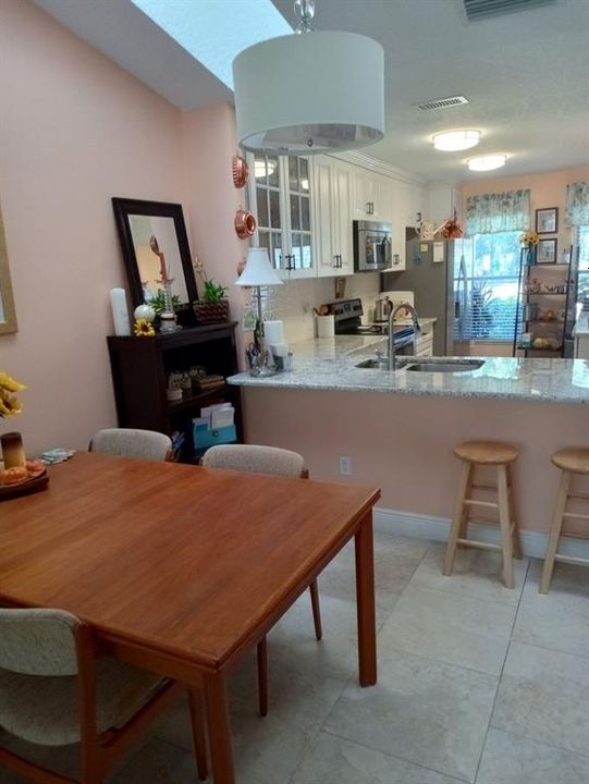 En Venta: $279,900 (2 camas, 2 baños, 982 Pies cuadrados)