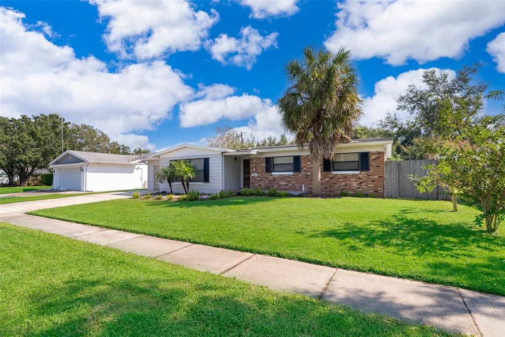 For Sale: $397,500 (3 beds, 2 baths, 1322 Square Feet)