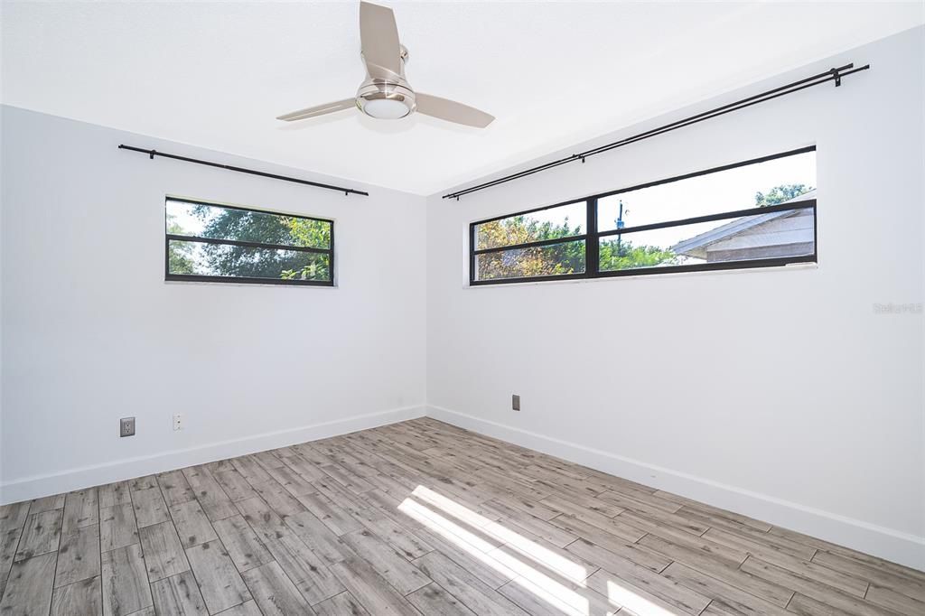 For Sale: $397,500 (3 beds, 2 baths, 1322 Square Feet)