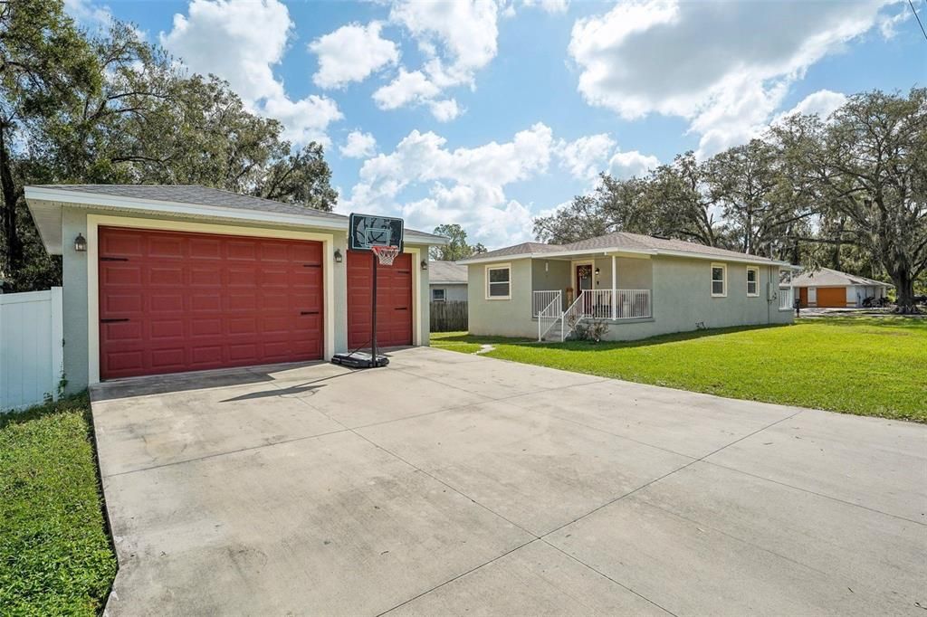 For Sale: $325,000 (3 beds, 2 baths, 1308 Square Feet)